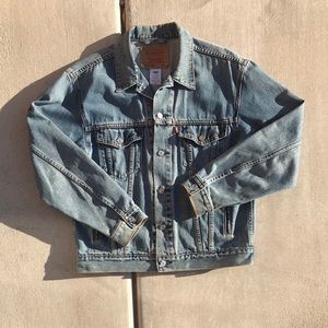 Levi’s Denim Relaxed Trucker Jean Jacket Red Tab